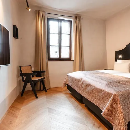H5 Grauer Baer & Apartmanhotel 4*