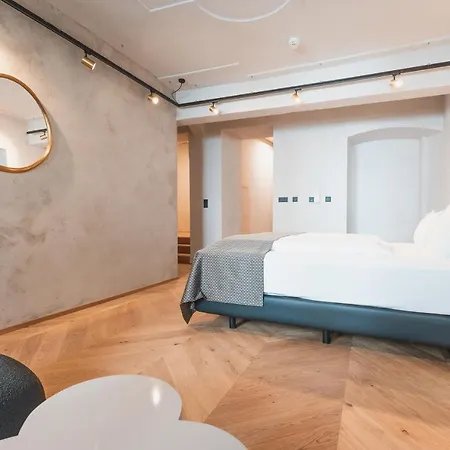 H5 Grauer Baer & Innsbruck