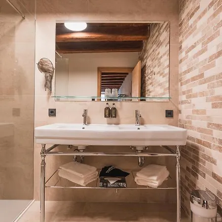 H5 Grauer Baer & Apartahotel 4*