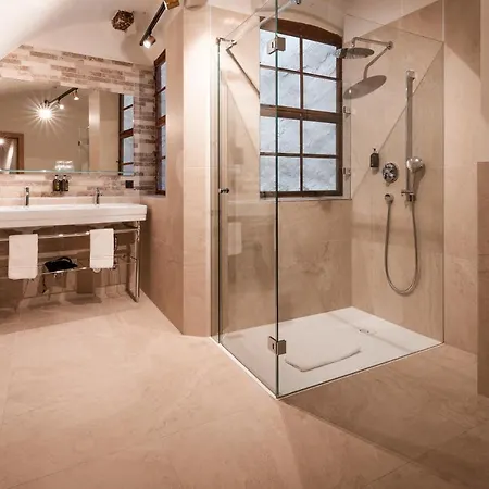 H5 Grauer Baer & Apartahotel 4*