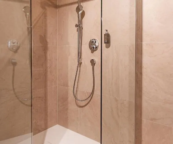 Ξενοδοχείο με διαμερίσματα H5 Grauer Baer & Ίνσμπρουκ