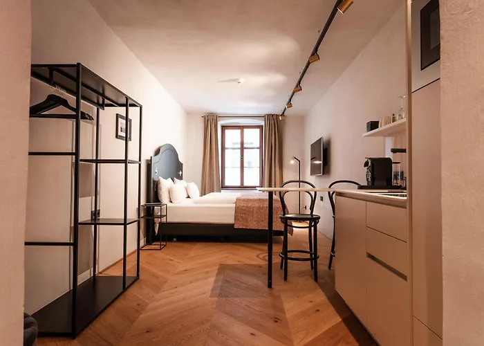 Апарт-готель H5 Grauer Baer & Інсбрук