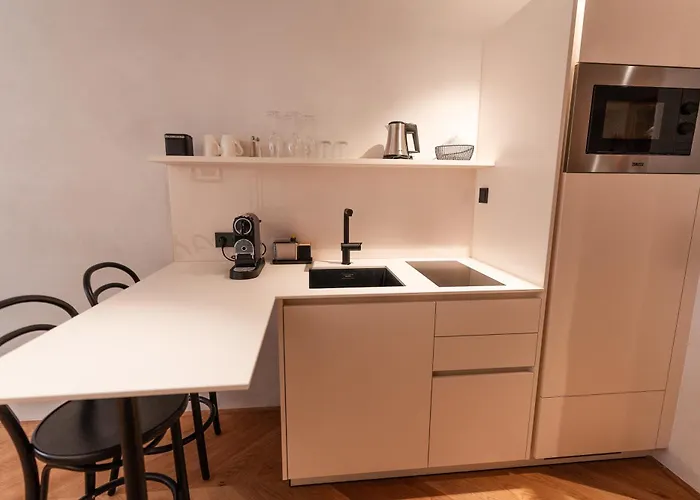 H5 Grauer Baer & Ίνσμπρουκ