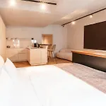 Aparthotel H5 Grauer Baer & 4*