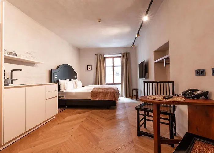 Апарт-отель H5 Grauer Baer & 4*