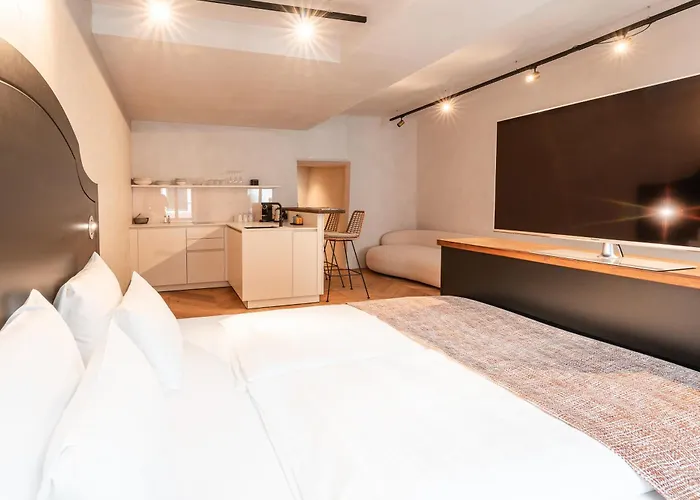 Апарт-отель H5 Grauer Baer & 4*